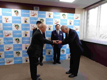 青森県遊技業防犯協力会西北五支部によるつがる市防犯協会へのカメラ等の購入支援について